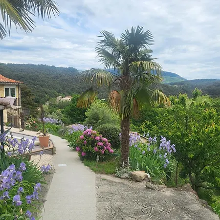 D'hotes La Storya Bed & Breakfast