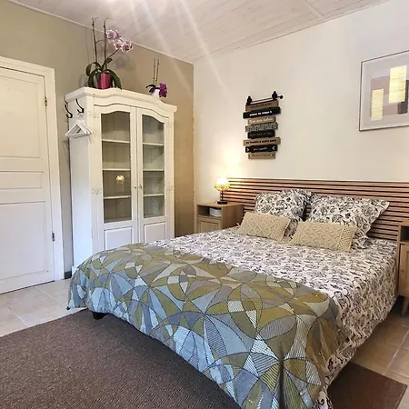 D'hotes La Storya 3*